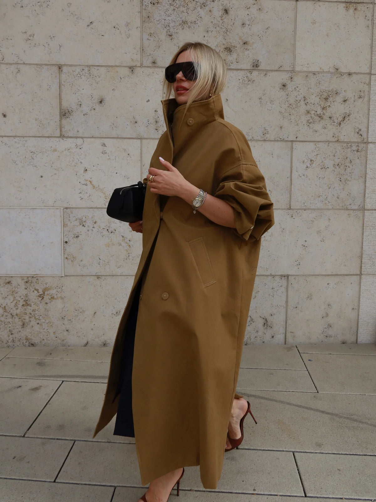 Oversized Damen Trenchcoat mit Gürtel und Stehkragen – Langer lockerer Übergangsmantel