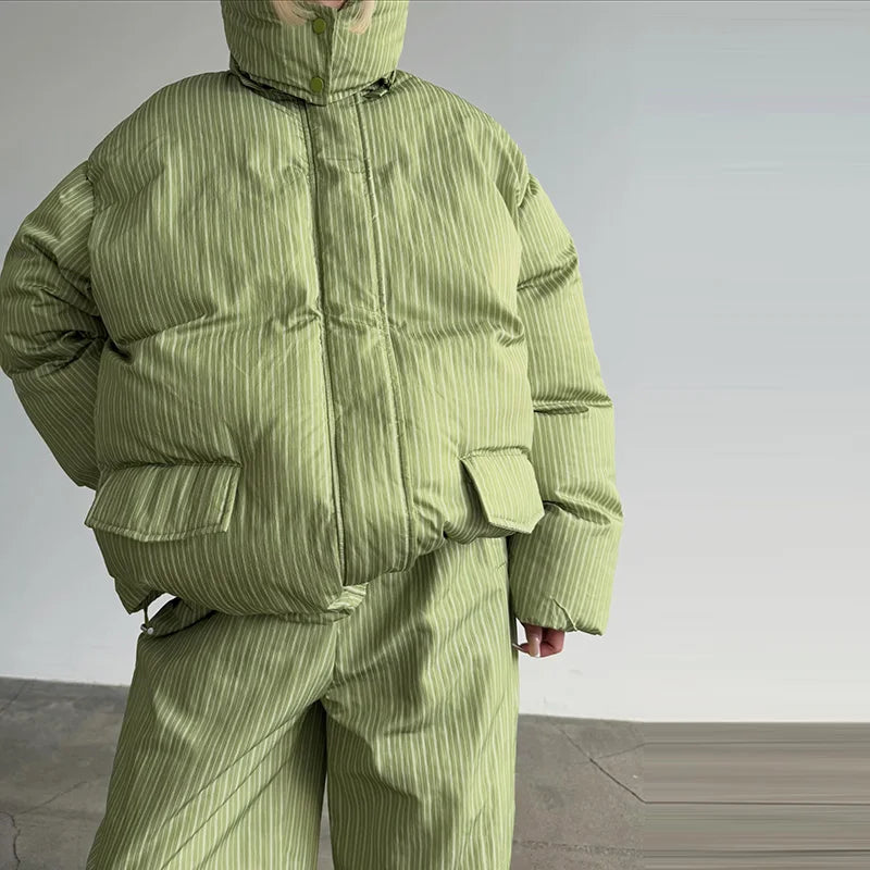 Women's quilted jacket with hood and zipper