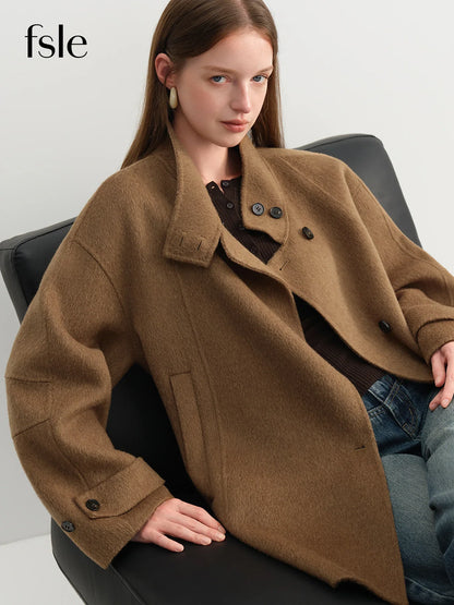 Women's short coat with stand-up collar and buttons in brown