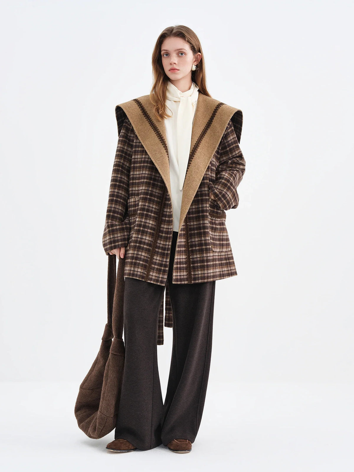 Damen Kurzmantel mit Gürtel, Kariertem Kragen und Stickerei, Braun/Grau