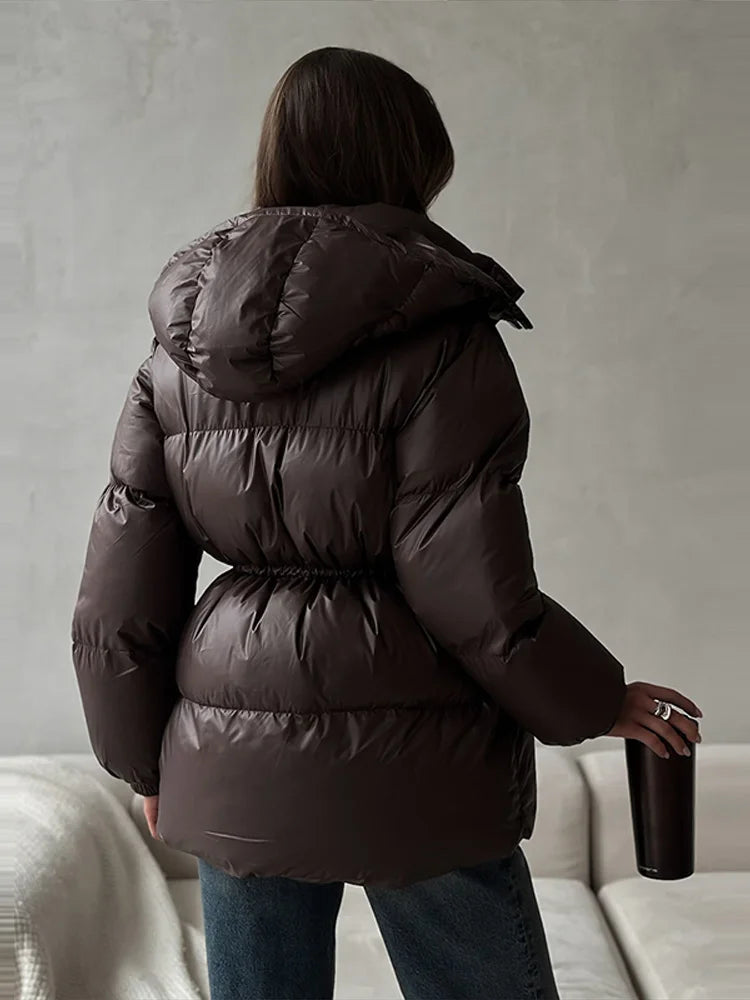 Women's quilted jacket with hood, drawstring waist, short and warm