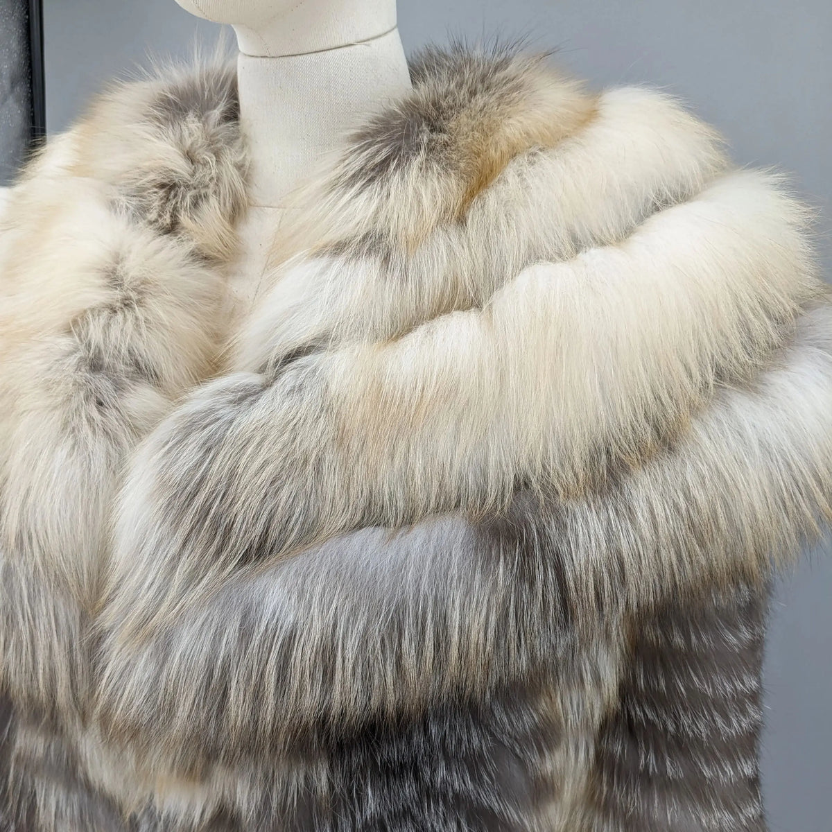 Long faux fur coat with large collar, multicolored stripes