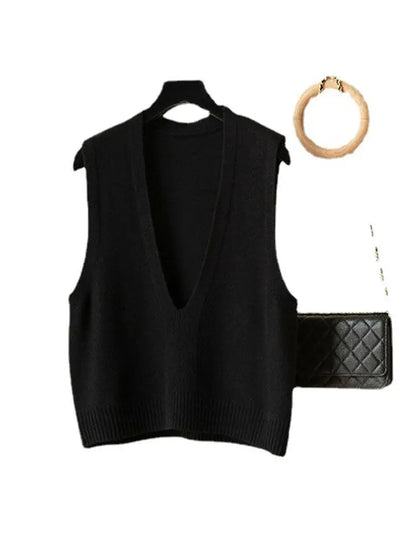 Women's knitted sweater vest with a V-neck, sleeveless knitted top