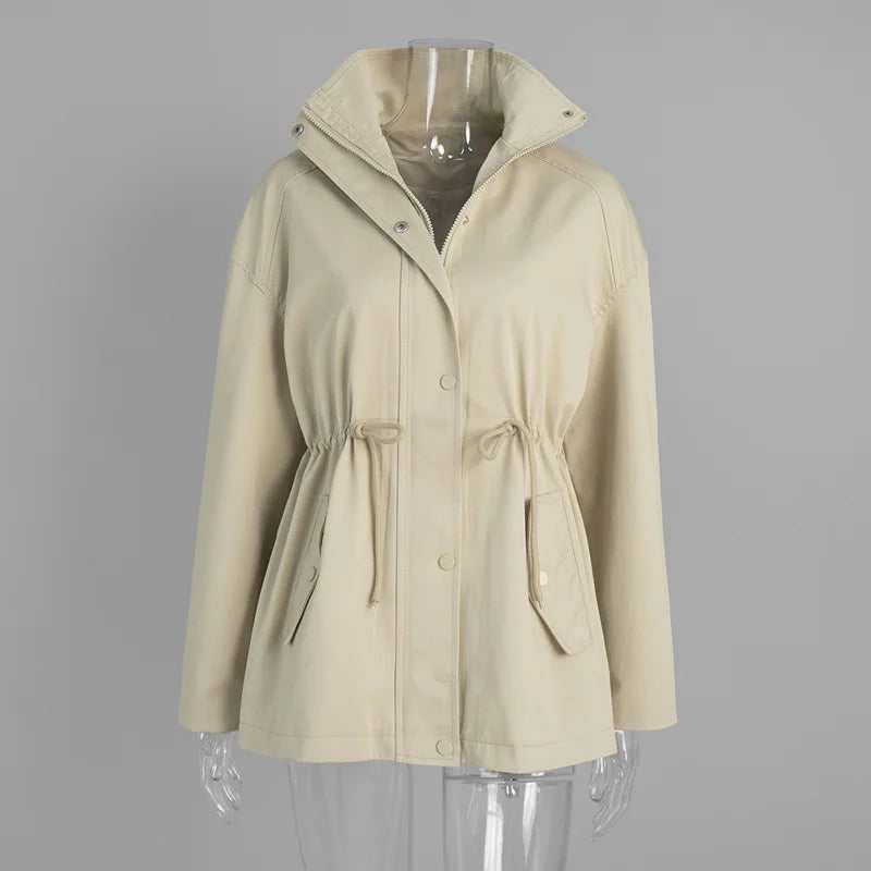 Damen Kurzjacke mit Reißverschluss, Stehkragen und Kordelzug in der Taille
