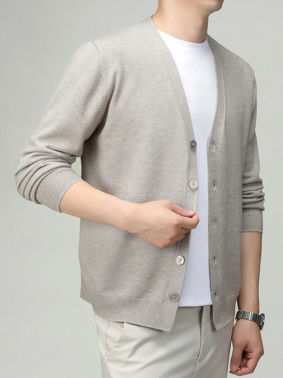 Men's V-neck cardigan with button placket, plain