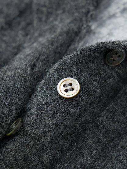 Gerippter Pullover Damen Dunkelgrau mit Polokragen & Knopfleiste