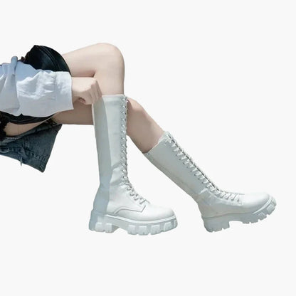 Women's lace-up boots with platform – Fashionable high combat boots for everyday and leisure use