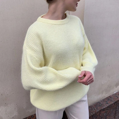 Women's oversized ribbed crew-neck knit sweater