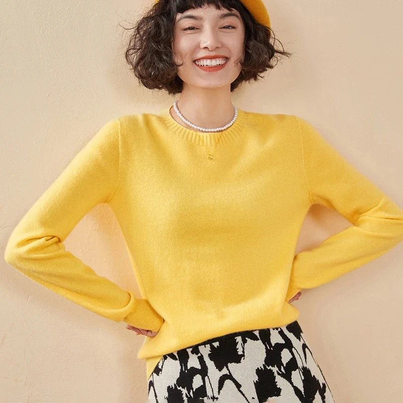 Women's crew-neck sweater, long sleeves, soft material