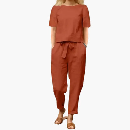 Women's Two-Piece Set – Fashionable Casual Outfit with Short-Sleeve Shirt and Trousers for Everyday Life & Vacation