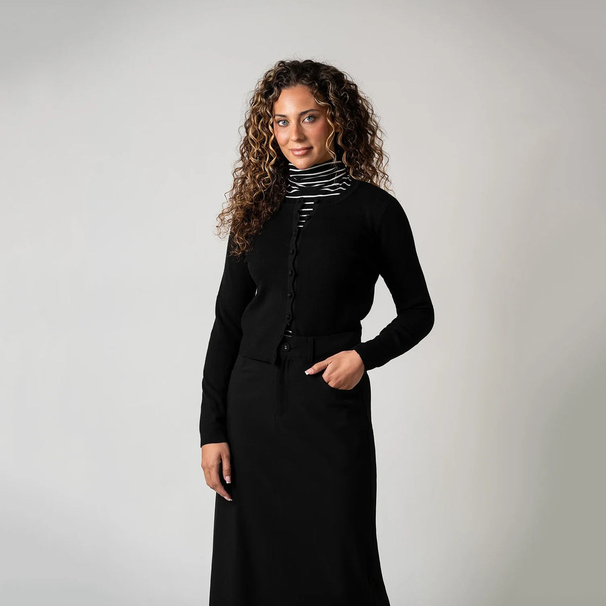 Damen Cardigan Kurz Strickjacke Rundhals Knopfleiste