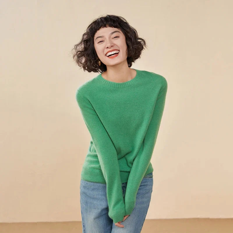 Women's crew-neck sweater, long sleeves, soft material