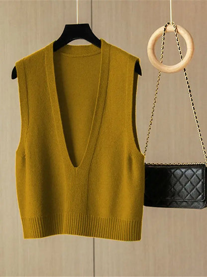 Women's knitted sweater vest with a V-neck, sleeveless knitted top