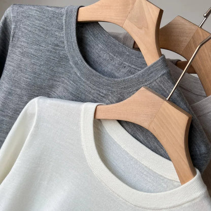 Women's fine-knit crew-neck long-sleeve basic sweater
