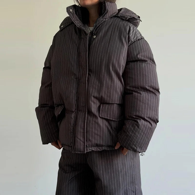 Women's quilted jacket with hood and zipper