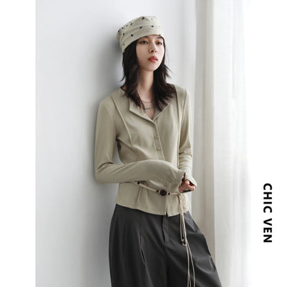 Women's long-sleeve cardigan with collar and button placket