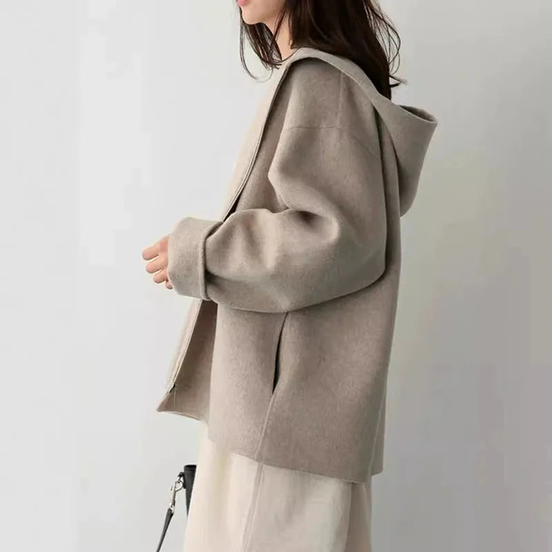 Short women's hooded jacket with zipper