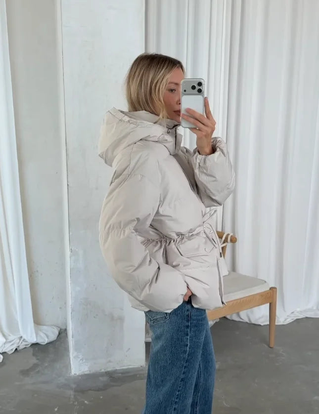Women's quilted jacket with drawstring waist and hood - cream & red