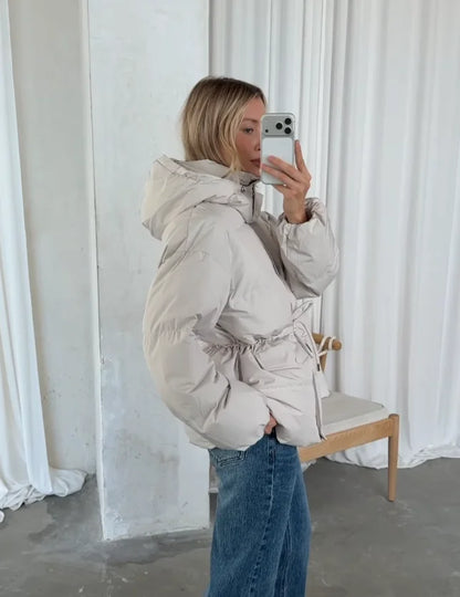 Women's quilted jacket with drawstring waist and hood - cream & red