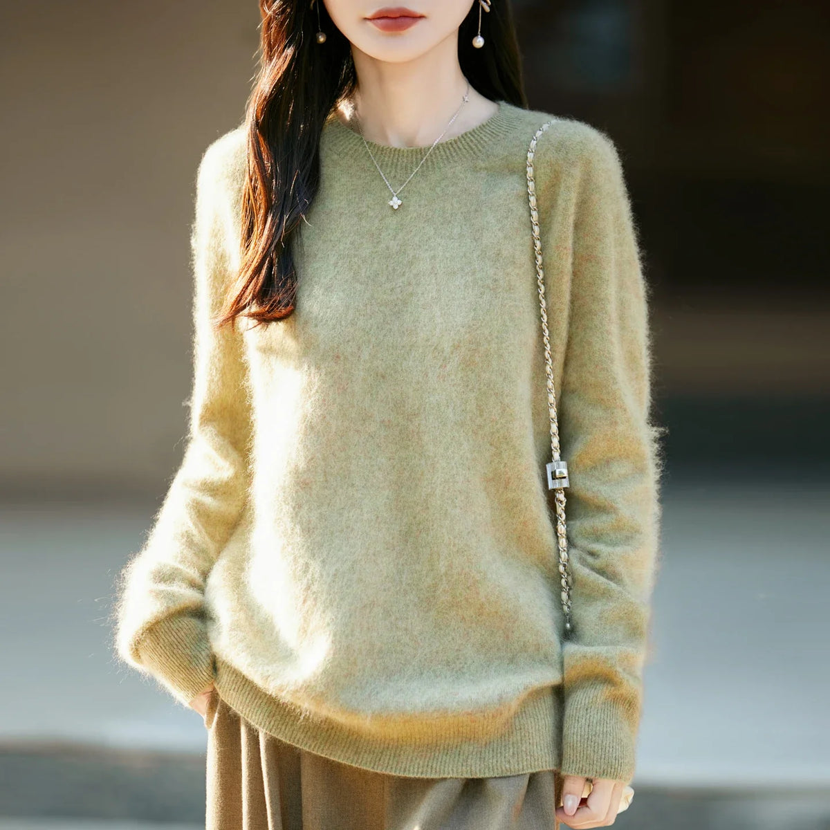 Women's soft fine-knit crew-neck long-sleeve sweater