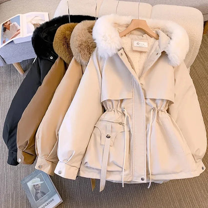Damen Winterjacke mit Kunstpelzkapuze & Kordelzug in der Taille