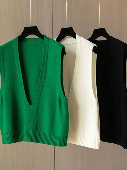Women's knitted sweater vest with a V-neck, sleeveless knitted top