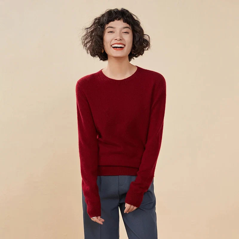 Women's crew-neck sweater, long sleeves, soft material