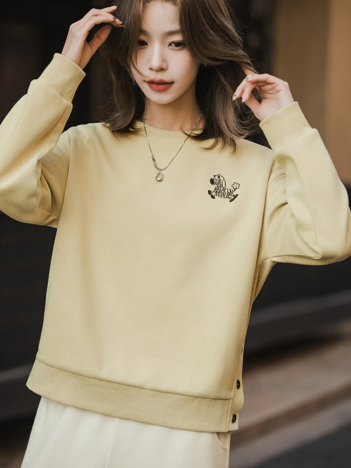 Women's Crew-Neck Sweatshirt with Animal Print Light Yellow