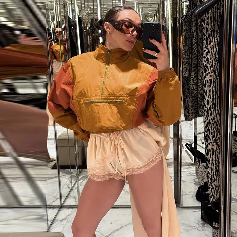 Sporty cropped pullover windbreaker jacket with zipper