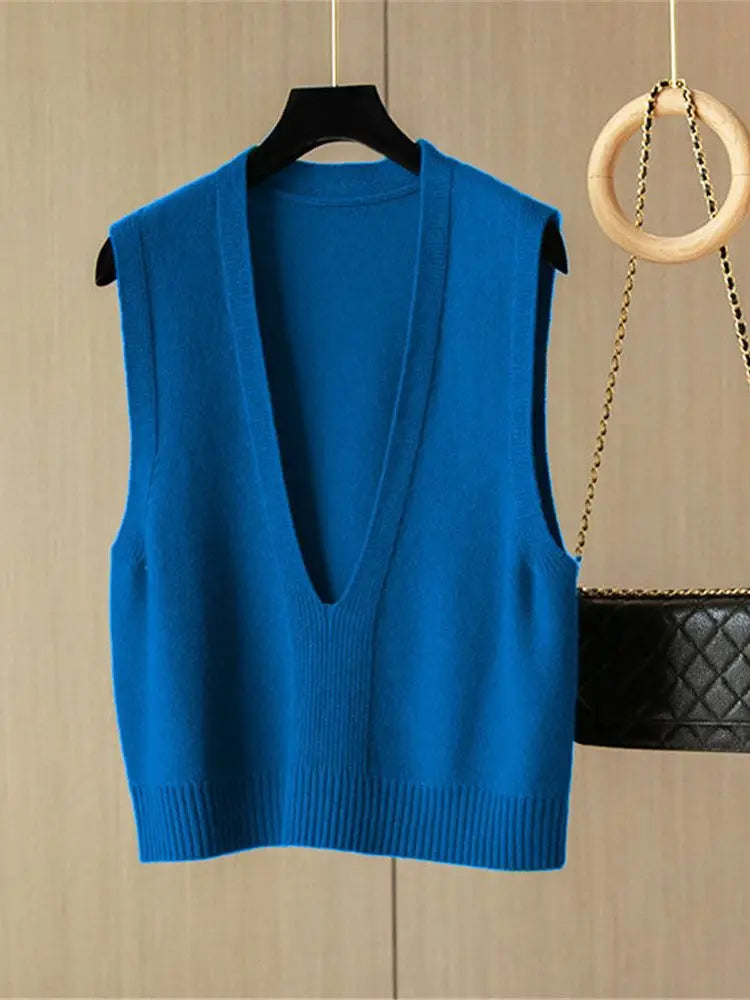 Women's knitted sweater vest with a V-neck, sleeveless knitted top