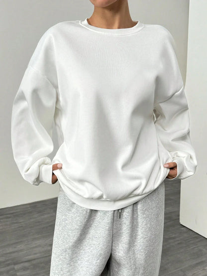 Women's Crew-Neck Oversized Basic Long-Sleeve Sweatshirt