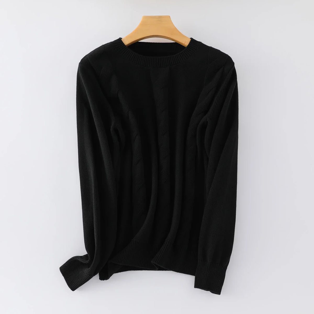 Women's Crew-Neck Knit Sweater with Cable-Knit Pattern