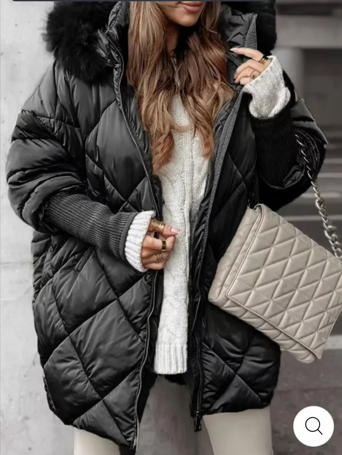 Women's quilted winter jacket with hood and faux fur trim