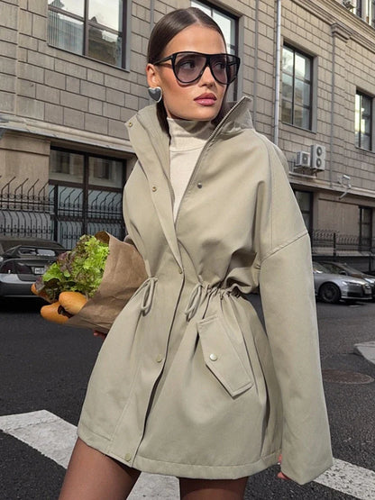 Damen Kurzjacke mit Reißverschluss, Stehkragen und Kordelzug in der Taille