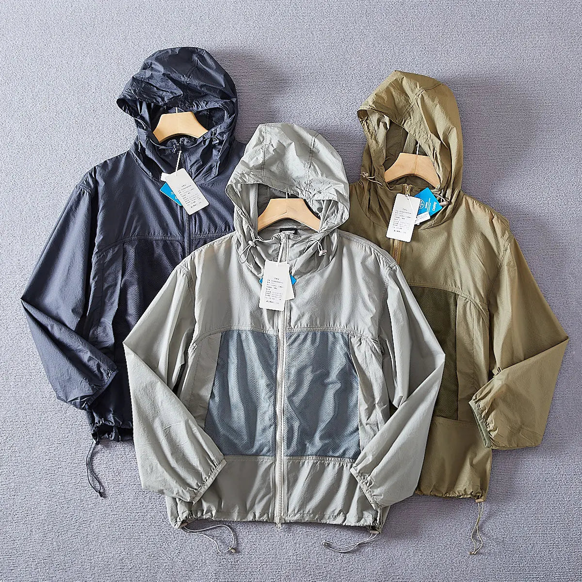 Leichte Kapuzenjacke mit Reißverschluss und Mesh-Einsätzen