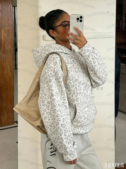Women's camouflage hoodie, oversized fit, kangaroo pocket
