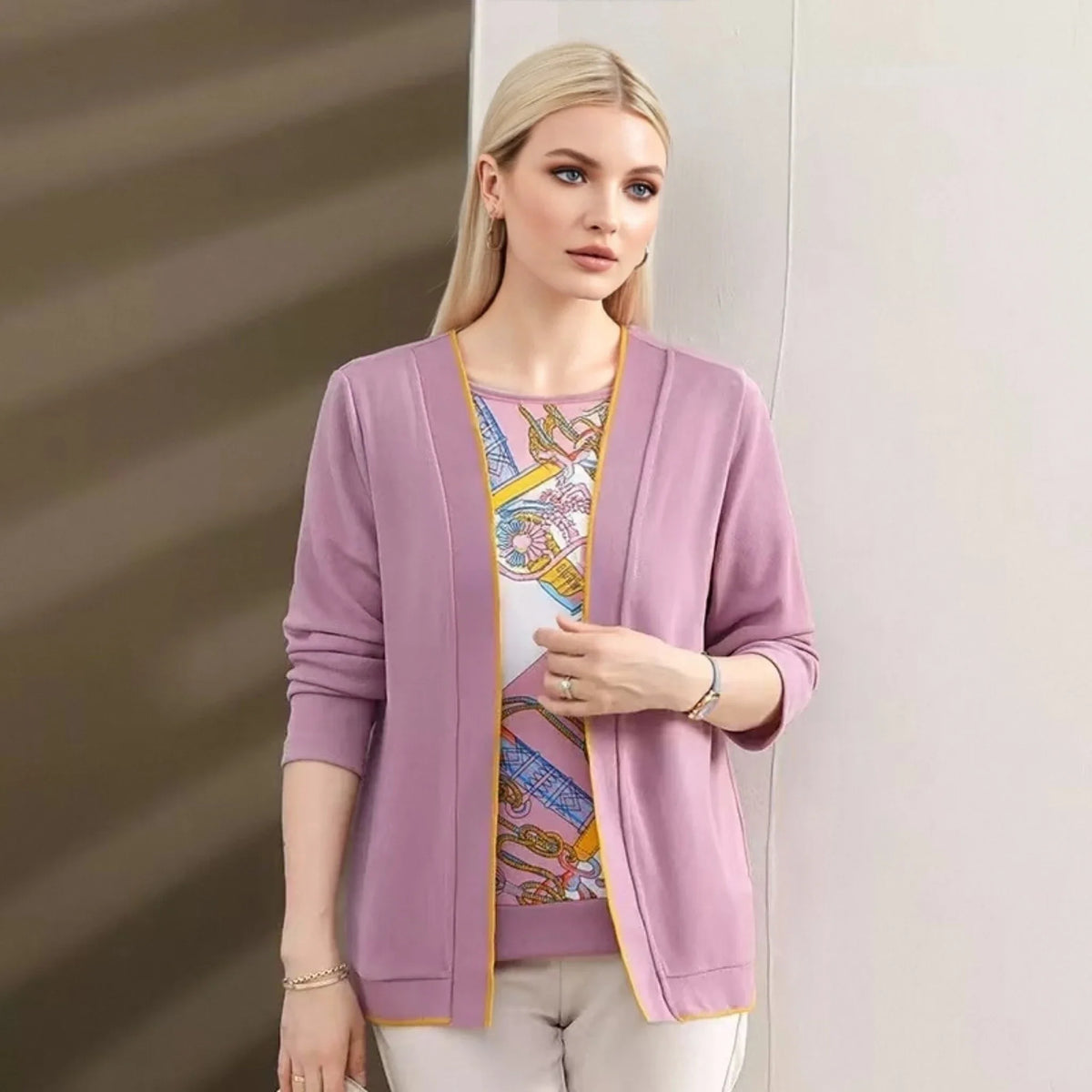 Damen Cardigan Set Beige mit Muster-Top Zweiteiler