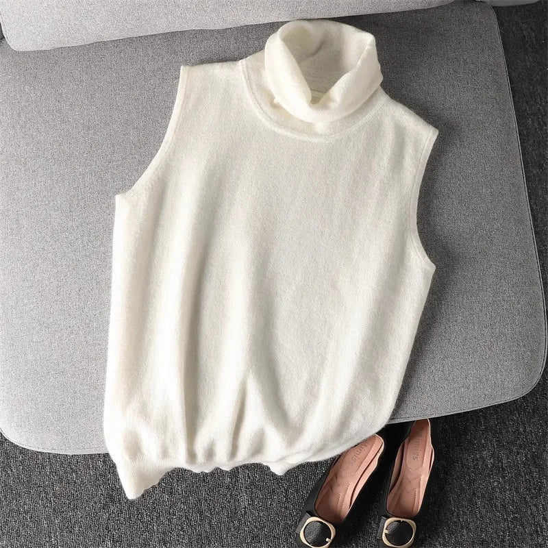 Sleeveless women's turtleneck top made of soft knit fabric