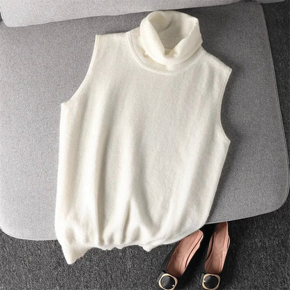 Sleeveless women's turtleneck top made of soft knit fabric