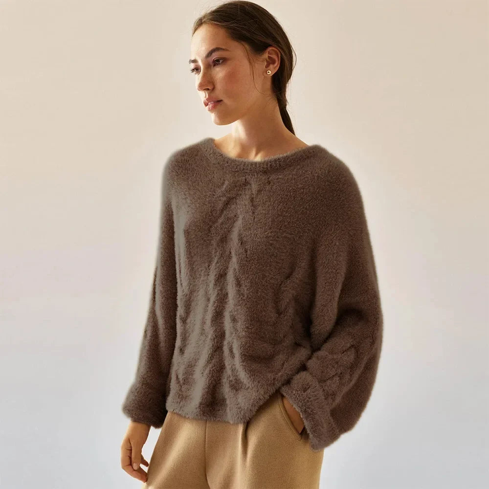 Women's oversized knit sweater with cable pattern, crew neck, long sleeves, soft
