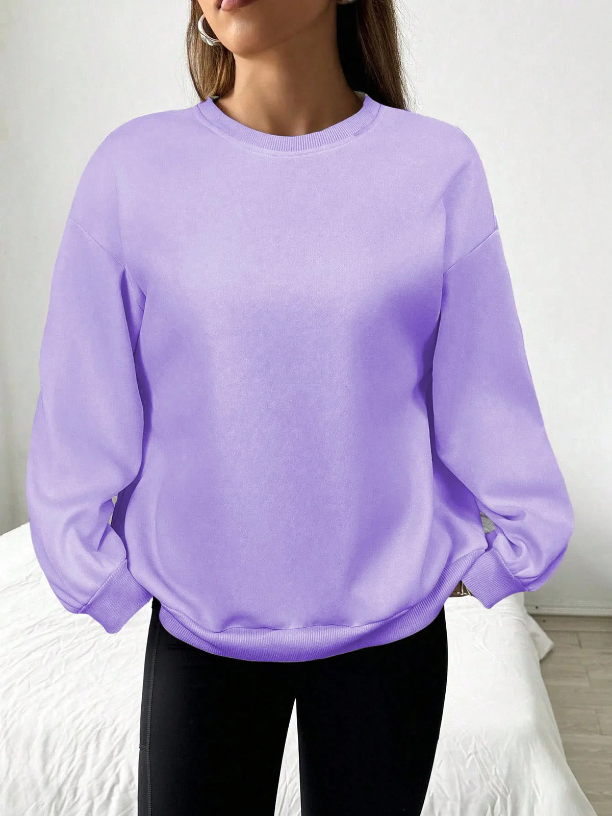 Women's Crew-Neck Oversized Basic Long-Sleeve Sweatshirt