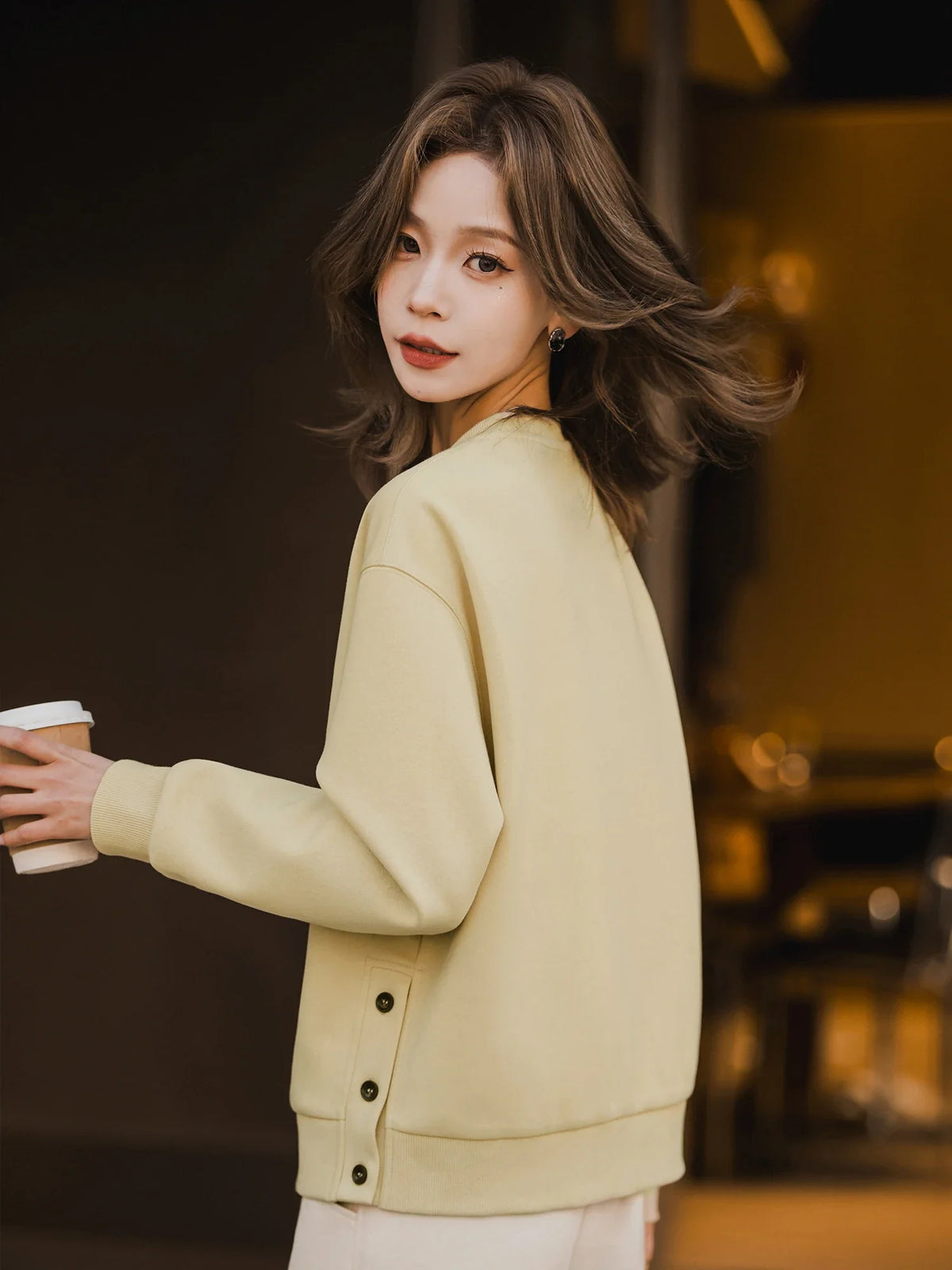 Women's Crew-Neck Sweatshirt with Animal Print Light Yellow