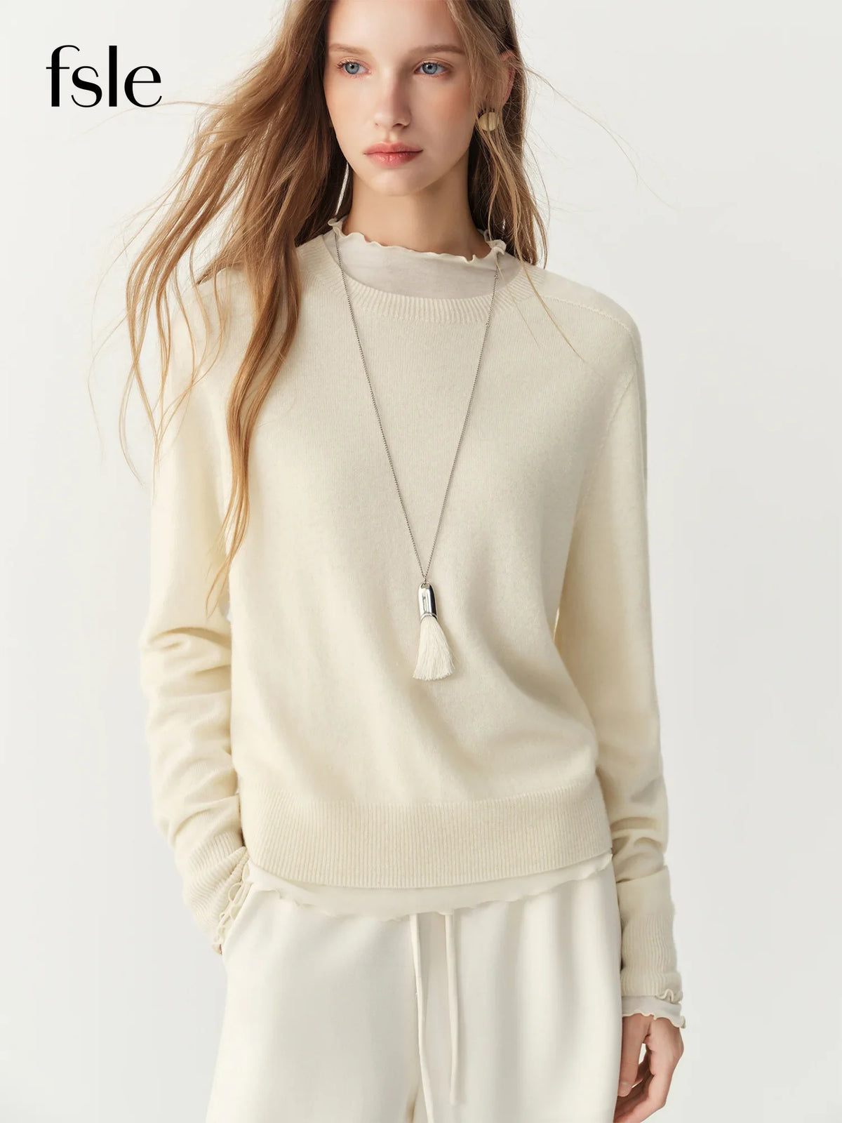 Women's Long-Sleeve Crewneck Sweater in Soft Material