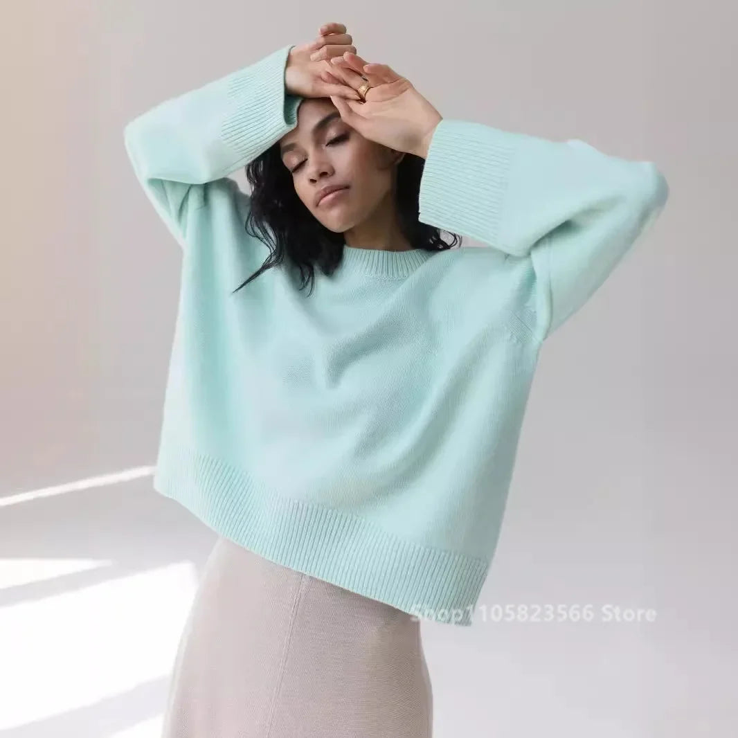 Women's oversized knit sweater, crew neck, loose fit