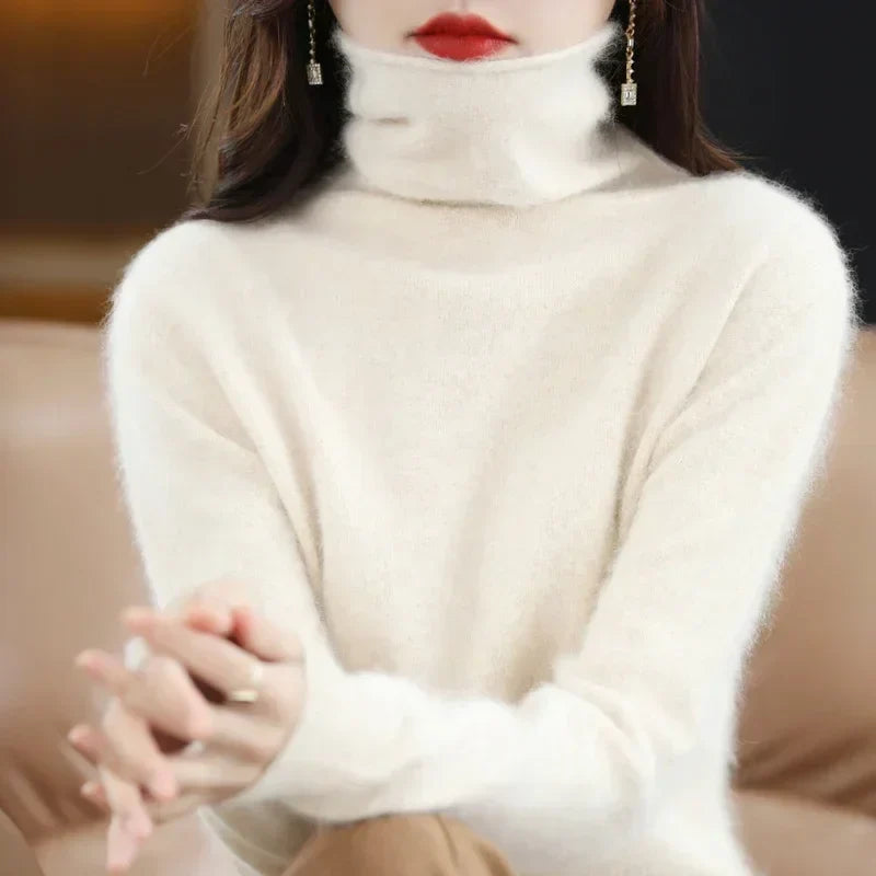 Women's turtleneck sweater with long sleeves - Soft knitted sweater for women