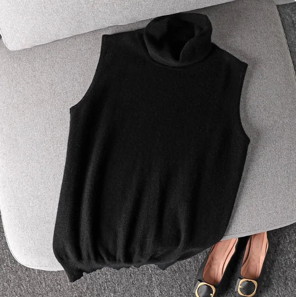 Sleeveless women's turtleneck top made of soft knit fabric