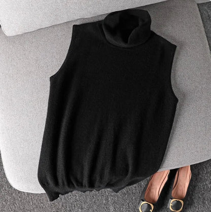 Sleeveless women's turtleneck top made of soft knit fabric