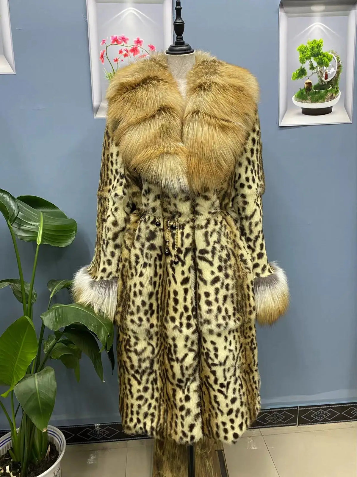 Faux Fur-Effect Winter Coat with Wide Collar and Belt