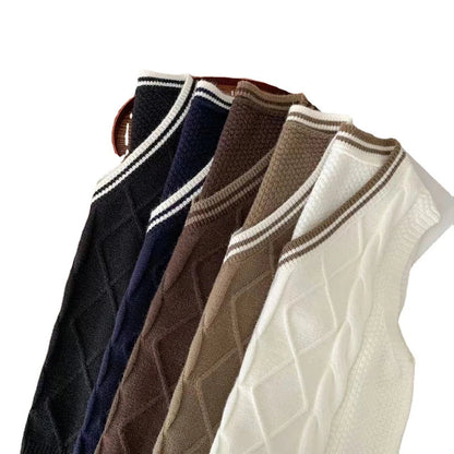 Women's knitted vest with V-neck and cable-knit pattern