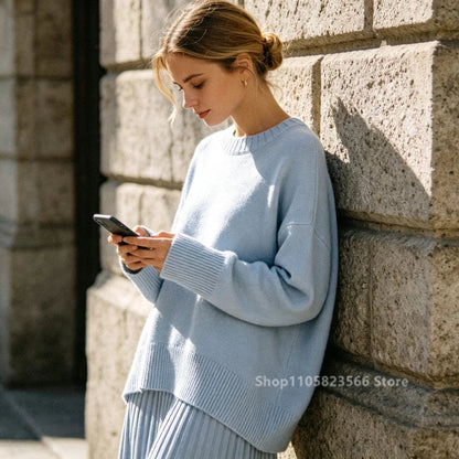 Women's oversized knit sweater, crew neck, loose fit